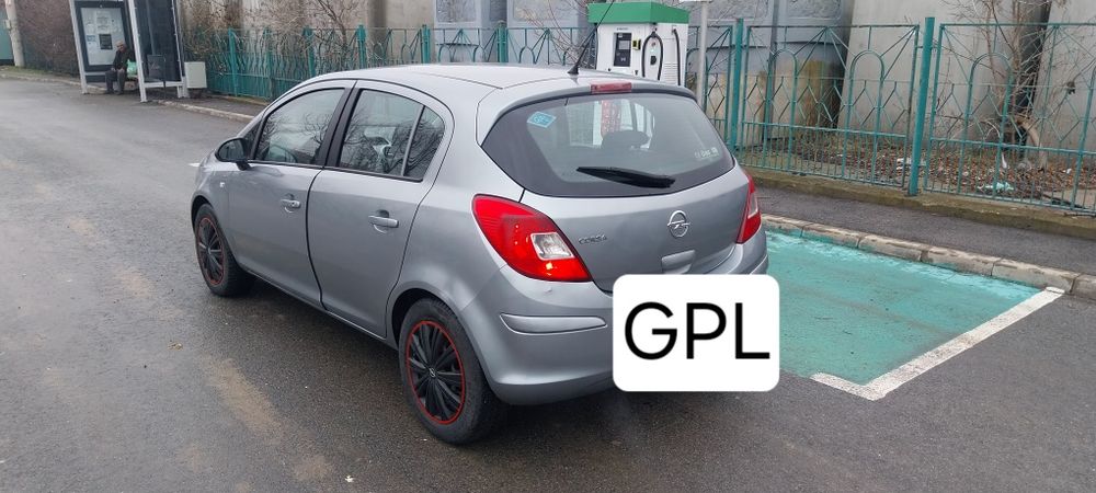 Opel Corsa 2012//1,4 GPL+ Benzină
