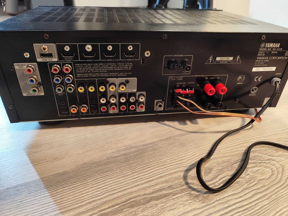 Amplificator YAMAHA RX-V375 cu USB
