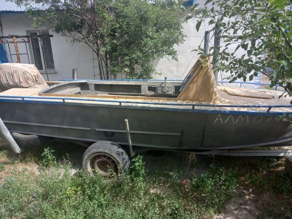 продам лодку с лафетом