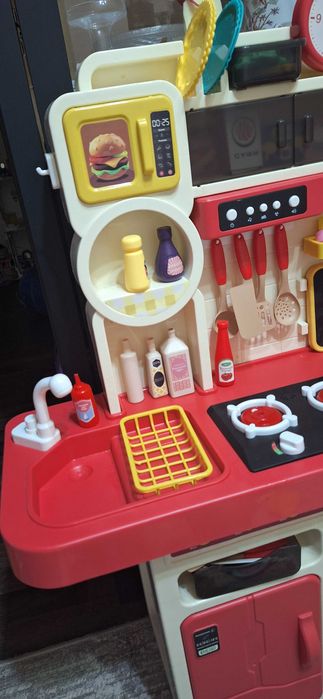 Продаю детскую кухню