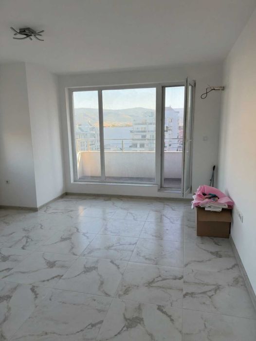 Продава се Двустаен апартамент в Пловдив, Южен - 68 кв.м за 2412 €/кв.м - Снимка #2