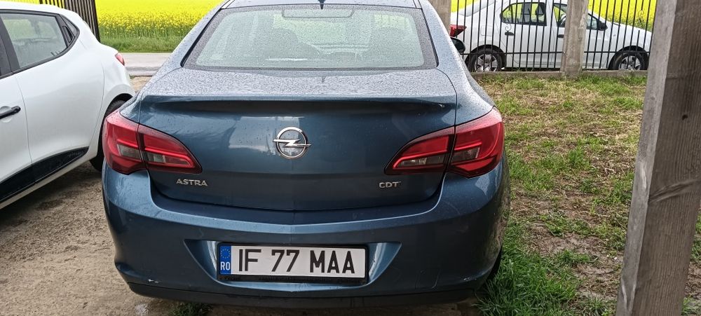Opel Astra J 1.7 CDTI 110cp