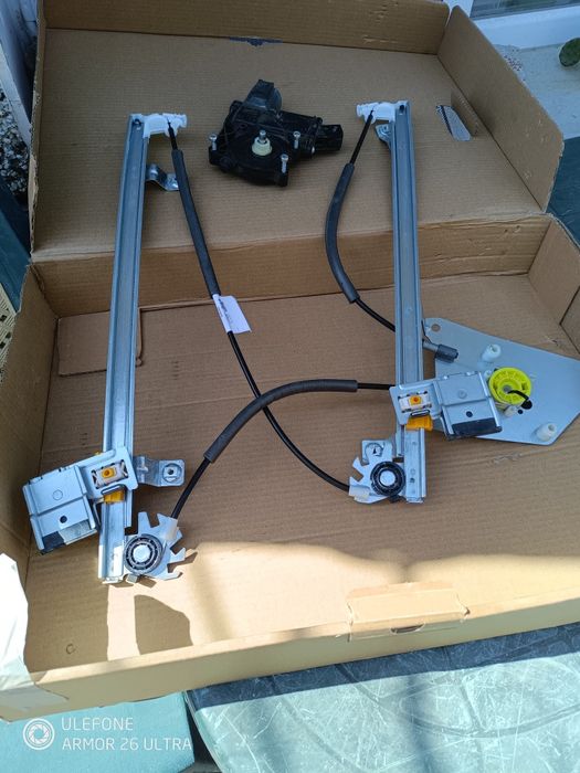 Стъкло повдигач за предна лява врата на Опел Мерива В 2013г. Нова