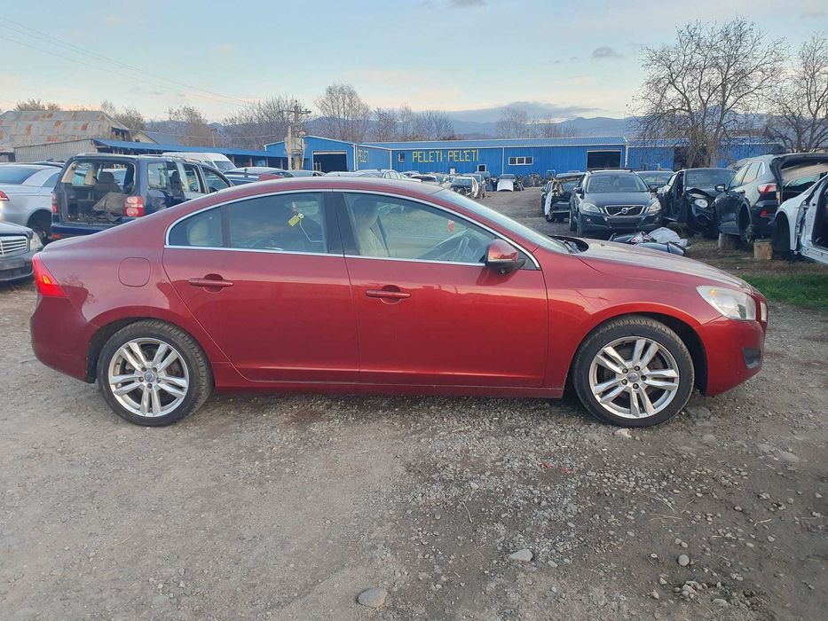 Dezmembrez Volvo S60 SE D3 2.0D 2011
