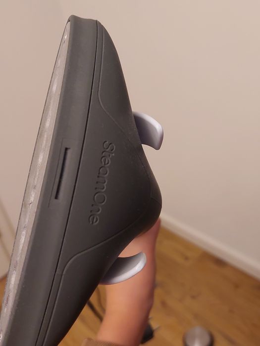 calcator Aparat de calcat vertical cu abur SteamOne Minilys, 1900 W