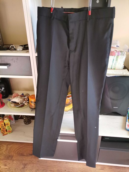 Абитуриенски костюм