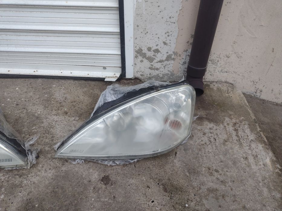 Фар за Форд Галакси 2003 година