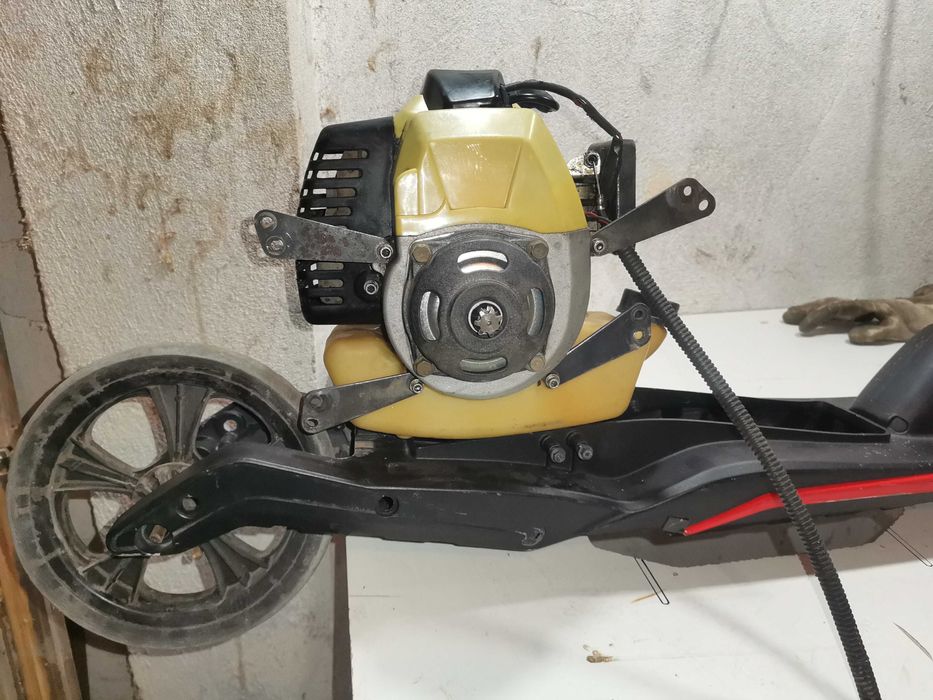 Мотопед двигател 40 куб. 2Т