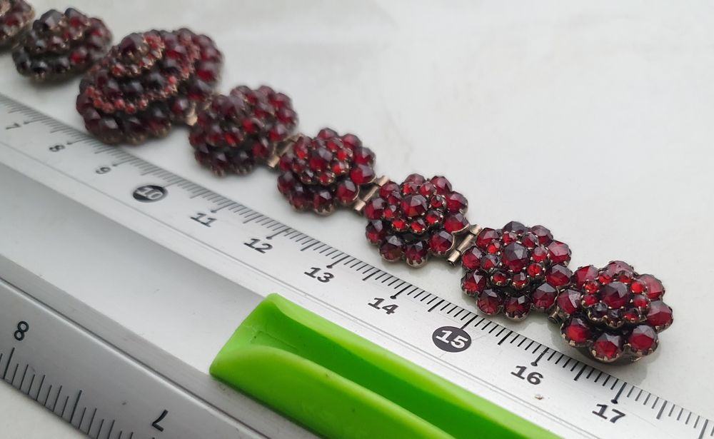 Brățară din argint 925 cu granate naturale – lungime 17 cm, gramaj 22,