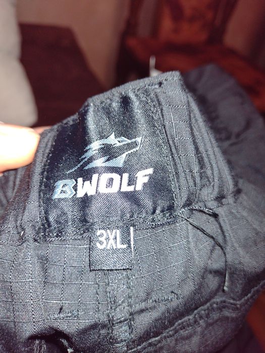 Продавам работни паталони чисто нови