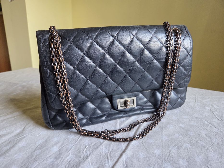 Бяла кожена дамска чанта Prada