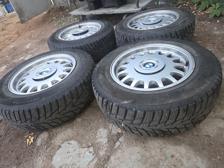 Продаются шины и диски на бмв R16