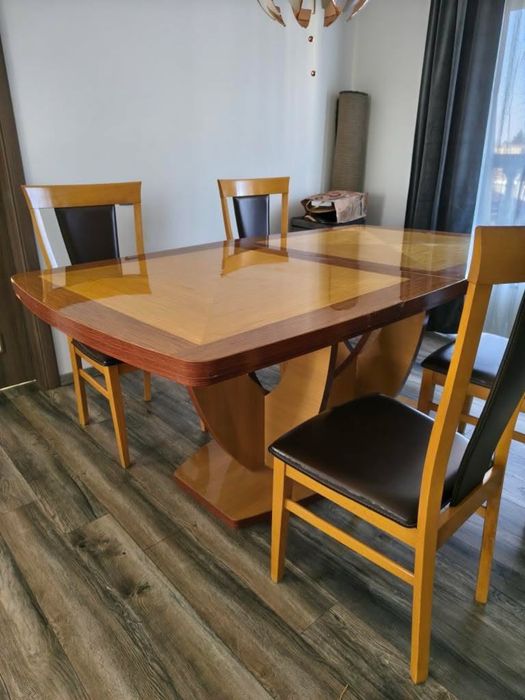 Трапезна маса с 4 стола