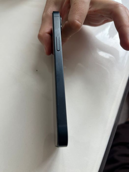 Продам Айфон 13 /128 гб