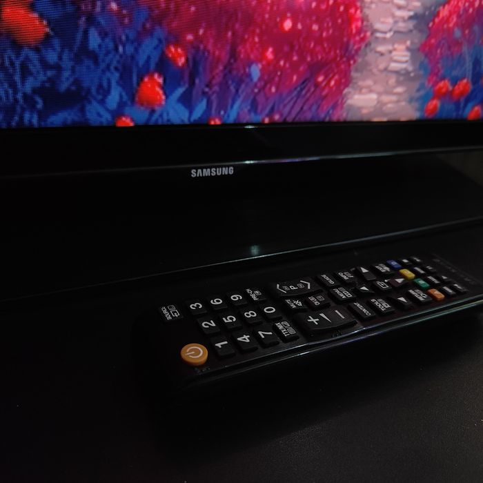 Телевизор SAMSUNG 40'