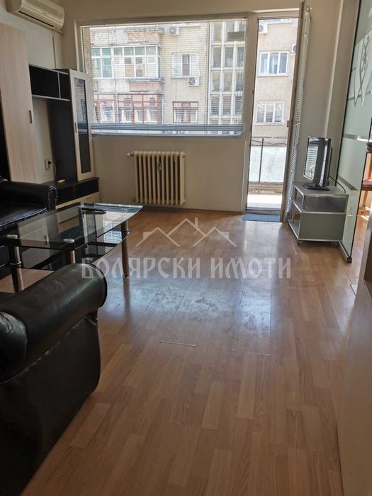 Дава се под наем Двустаен апартамент в Велико Търново, Център - 80 кв.м за 331.5 € - Снимка #1