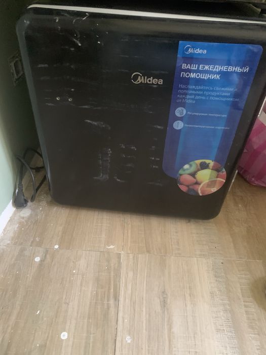 Холодильник фирма Midea