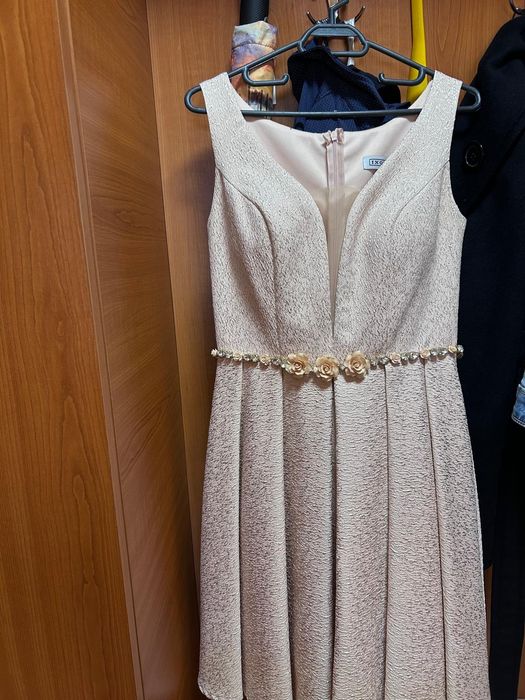 Vând rochie eleganta mărimea 36-38