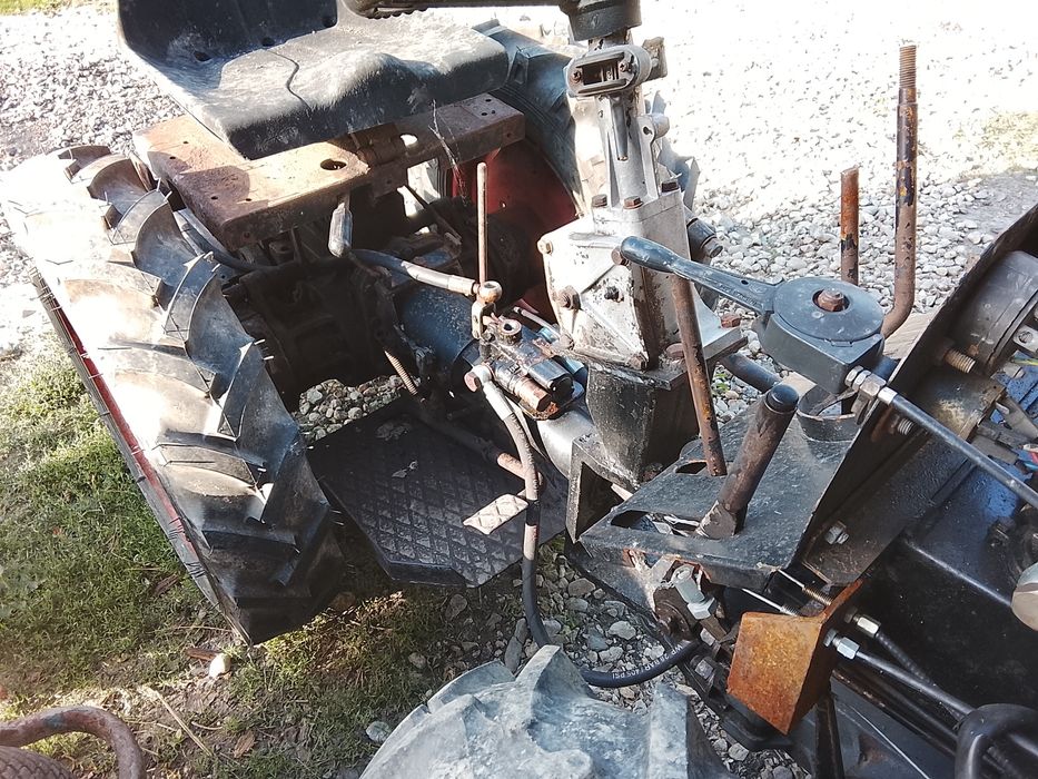 Tractoras articulat mab