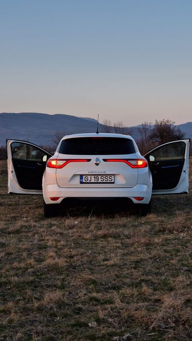 Vând Megane 4 benzina si gpl