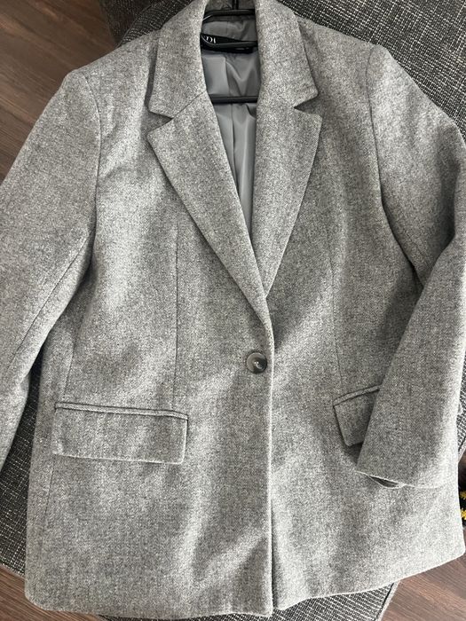 Вълнено сако Zara