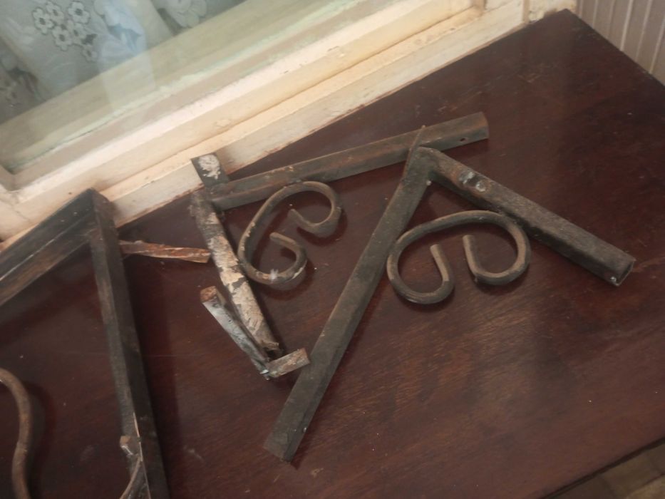 Уголки для козырьков железные