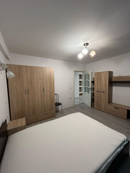 Inchiriez Apartament 3 camere zona Bucium