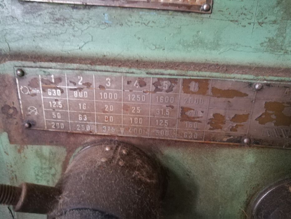 Продается станок токарный.