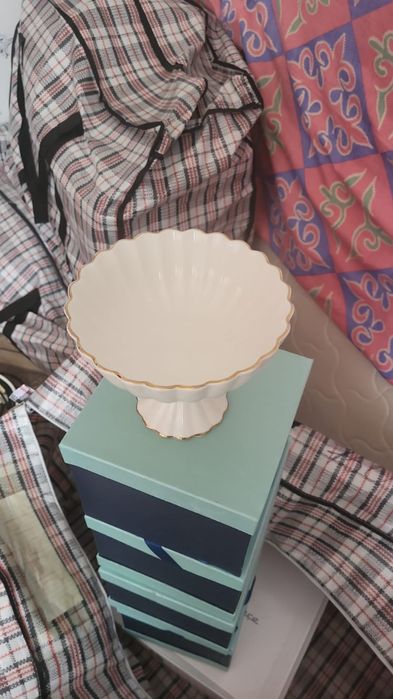 Конфетница, ваза, холодница ө