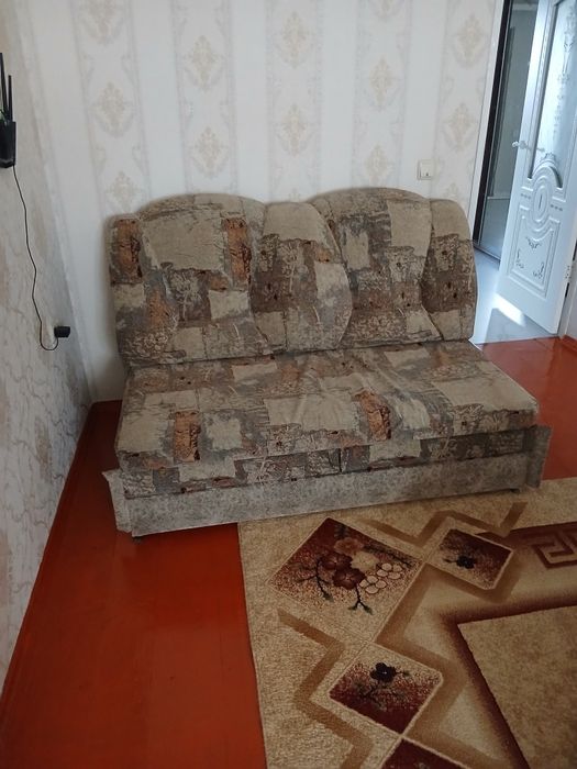 Продам диван для времянки