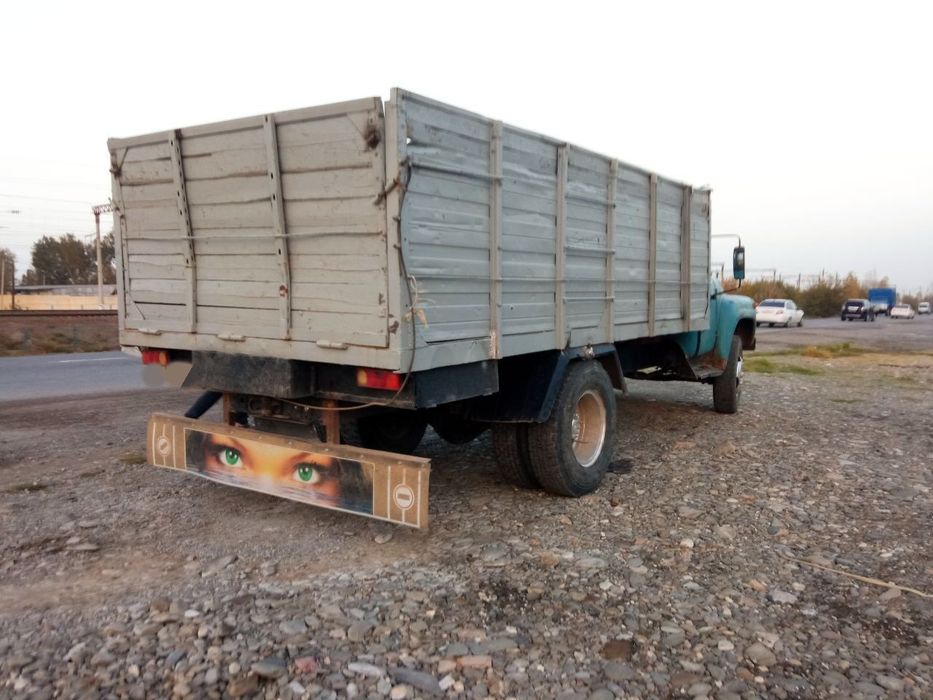 Zil sotiladi.                          ,