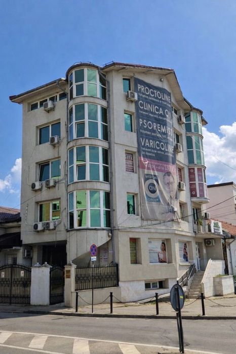 De închiriat clădire-zona centrală, 495 mp