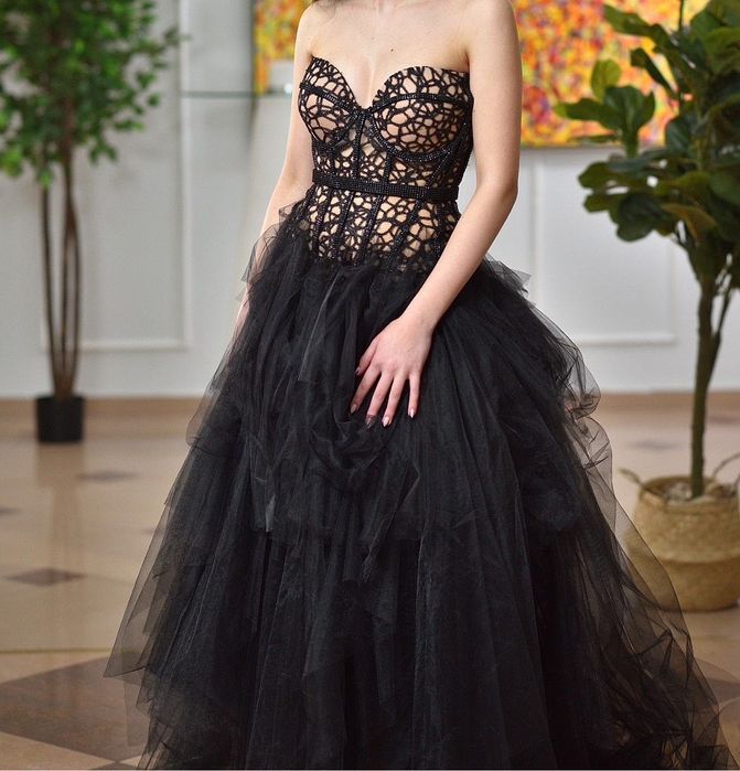 Дизайнерска бална рокля Beyond