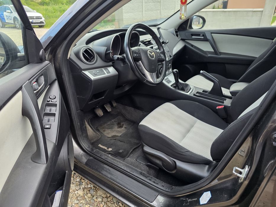 Mazda 3 benzina 1.6 climatronic