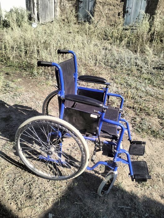 Продам инвалидную коляску