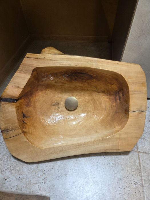 Мивки от естествено дърво