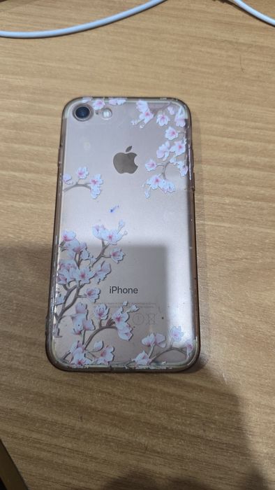 Продам IPhone 7 отличном состоянии