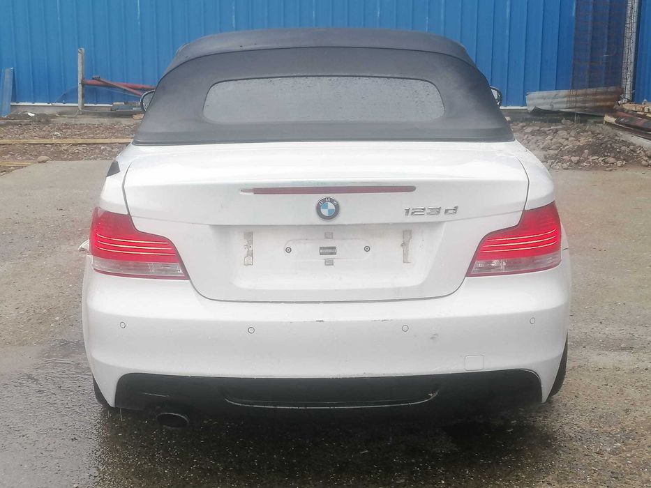 Dezmembrez BMW Seria 1 123D M Cabriolet E88 2010