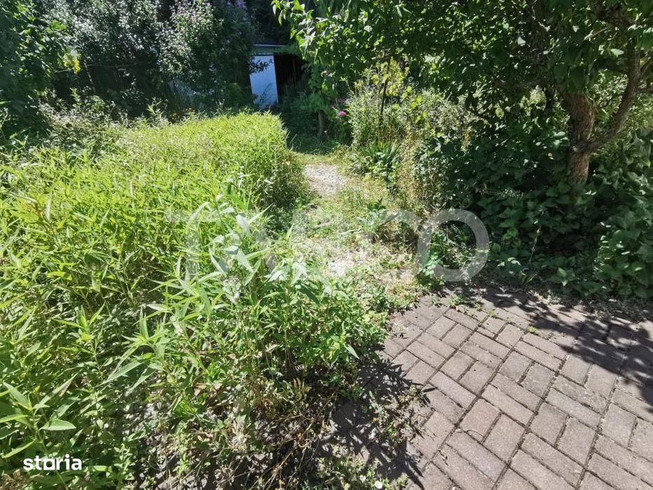 Casa cu 2 camere decomandate 335 mp teren in zona Parcul Tineretului
