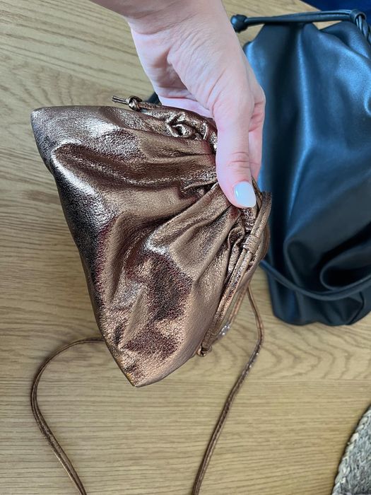 Bottega златиста чантичка