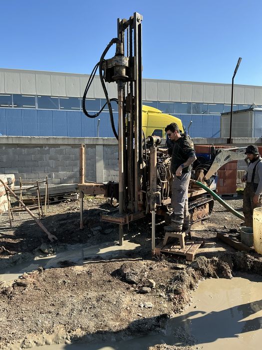 Сондажи за вода.