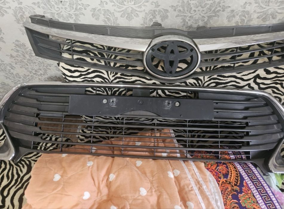 Оригинальная решётка радиатора Toyota Camry 55 (Европеец)
