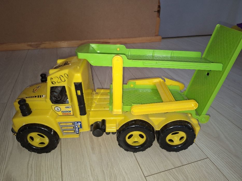 Продам  машинки  недорого