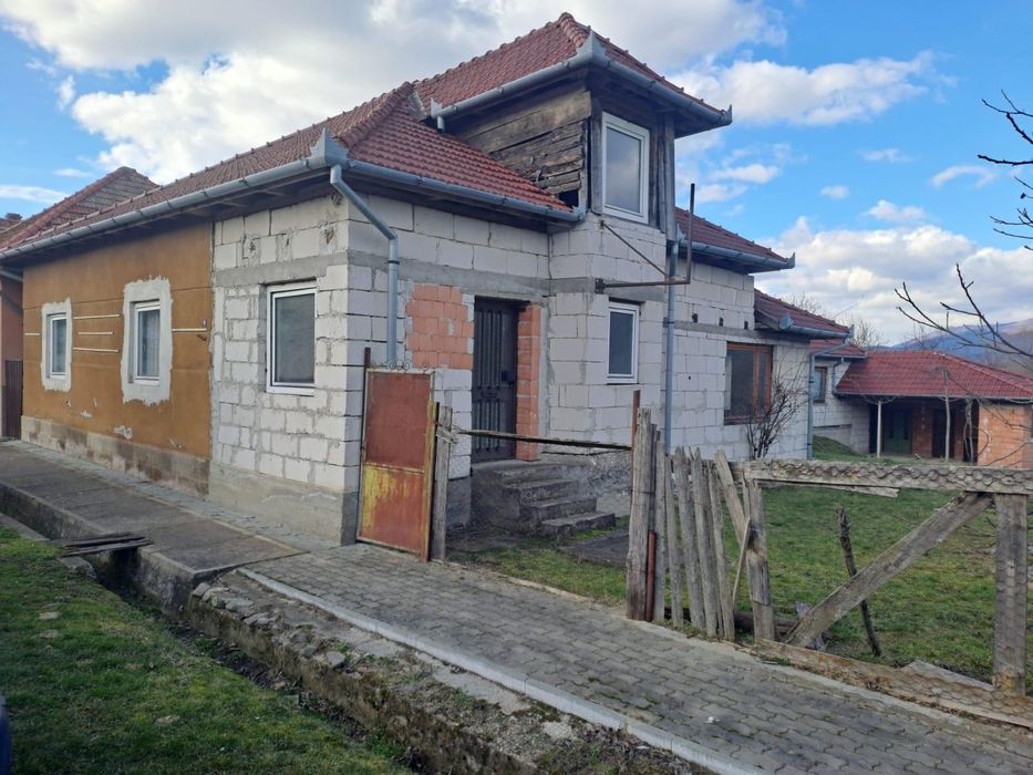 Casa de vanzare in Dezna