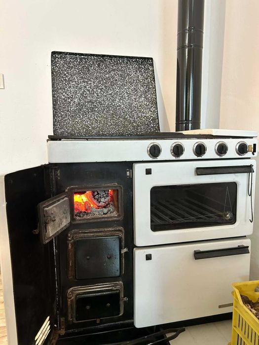Печка с дърва с фурна