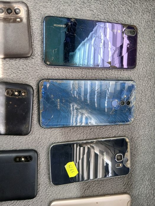 Lot telefoane pentru piese