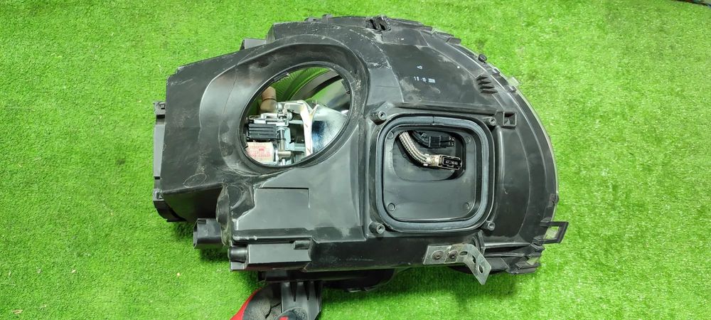 FAR STANGA BI-XENON CU LUPA MINI COOPER / ONE / S (R55, R56, R57) COD OEM 162705-03 / 0301225274 2006-2010 (4F2)