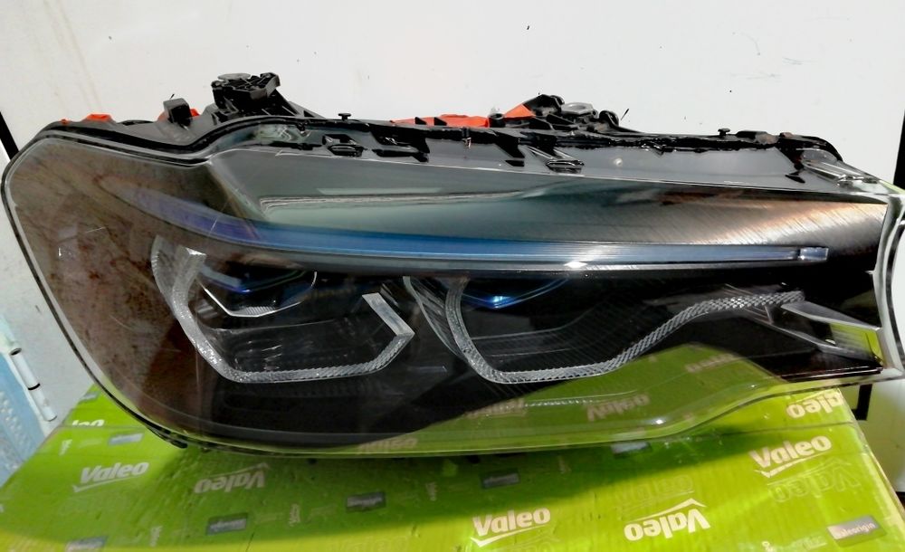 Фарове фар  за БМВ 5 Г30 Г31 Ф90 / BMW G30 G31 F90 Adaptive LED .