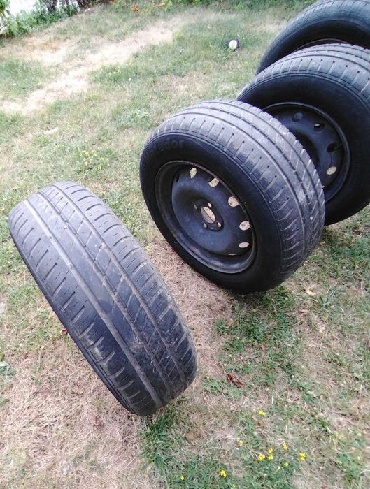De vanzare set patru roti dacia logan