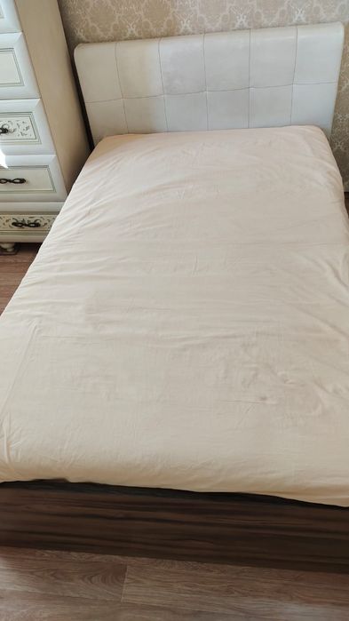 Продам кровать с ортопедическим